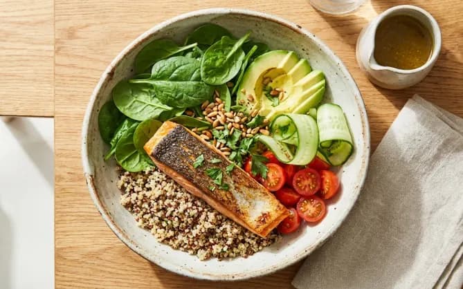 Bowl quinoa, saumon & épinards