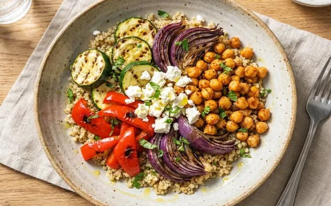 Bowl de quinoa aux légumes grillés
